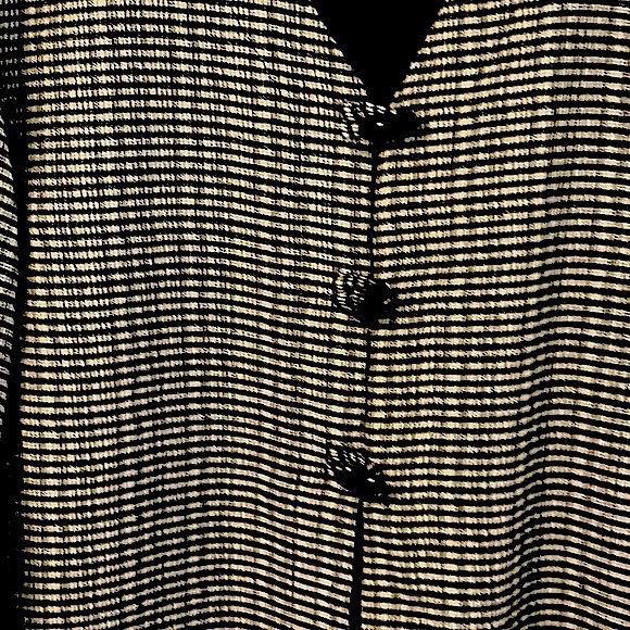 Womens Adolfo Sport 3 Button Tunic Top Size Medium Black/White - Picture 4 of 4